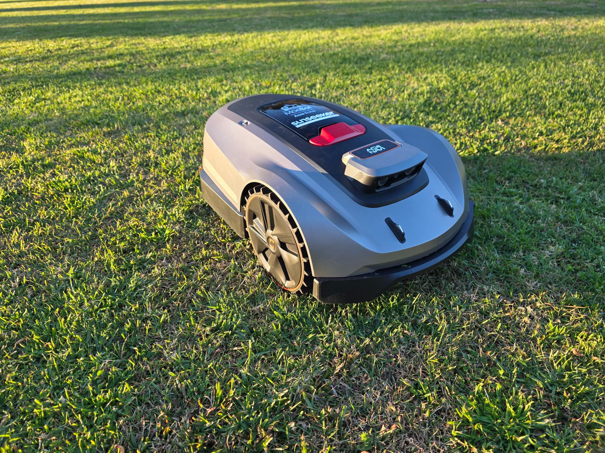 MoeBot Acre Eater X3 Wireless Robot Lawn Mower - Image 6